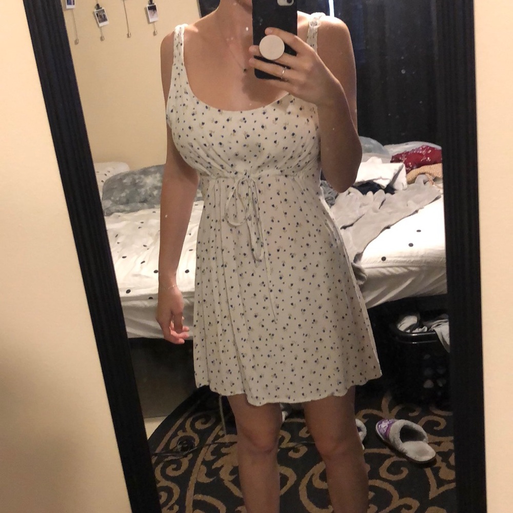 Brandy Melville Ellen dress